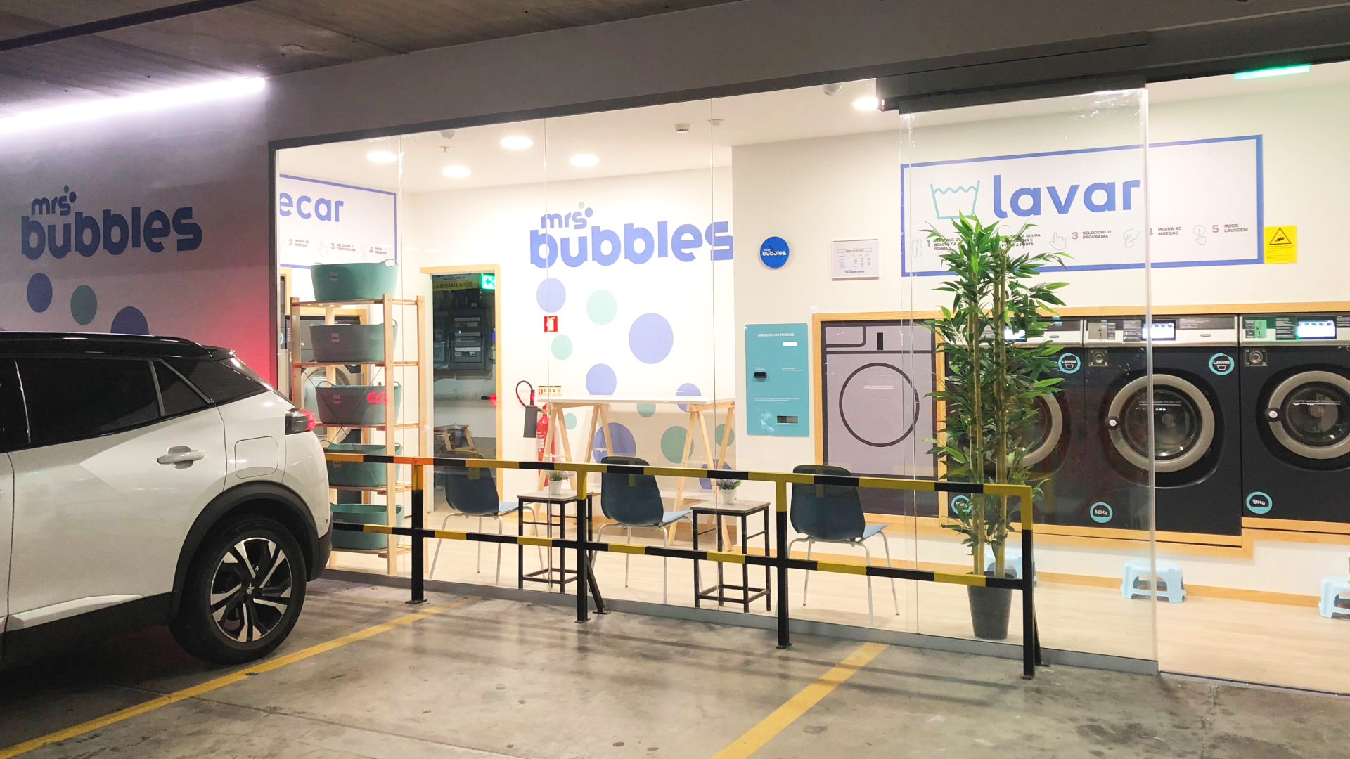 Vista exterior da lavandaria Mrs Bubbles