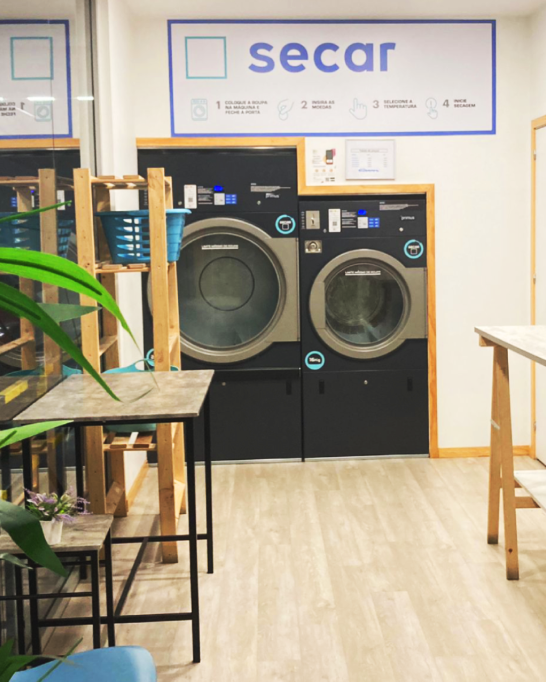 Máquinas de secar na lavandaria Mrs Bubbles